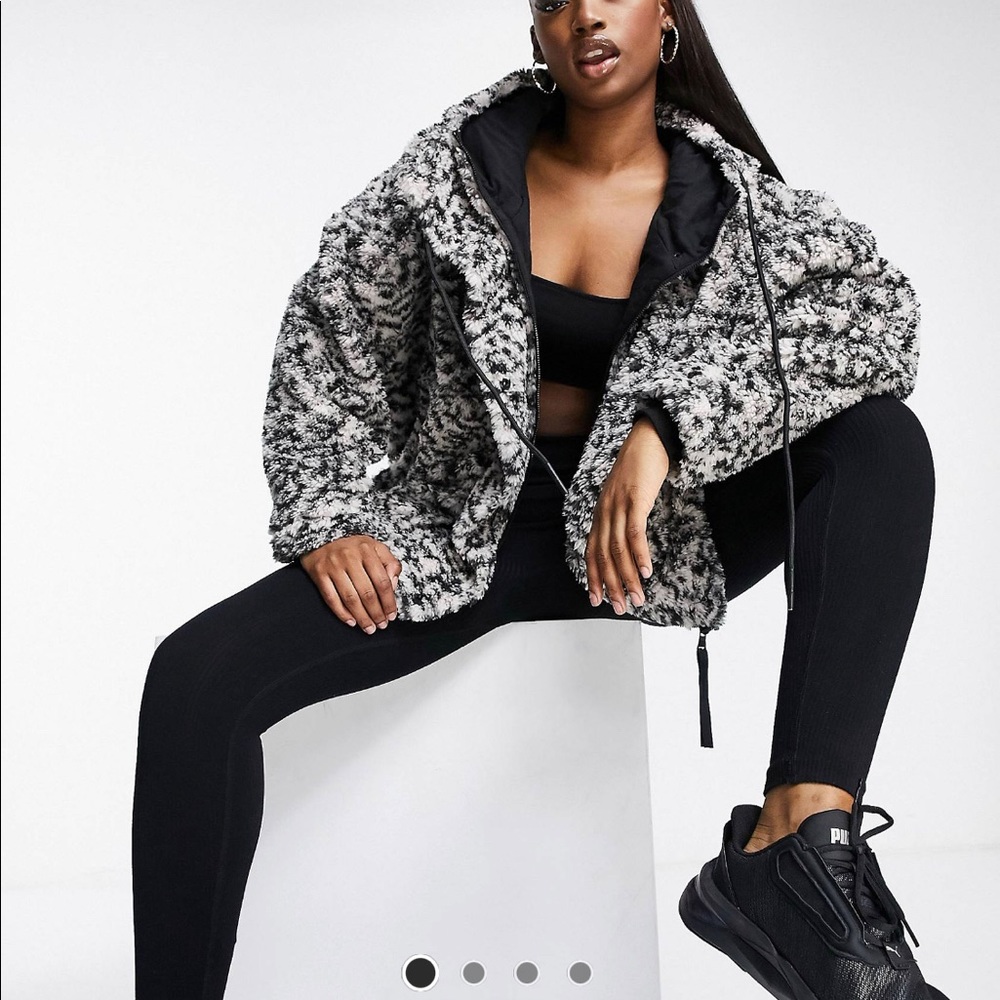 NWT ASOS Varley Montalvo hooded faux shearling jacket Median